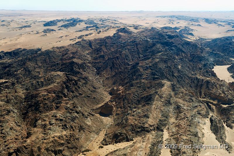 20090603_122751 D3 X1.jpg - Deserts are either hot or cold.  The Namibia desert is 'cold'